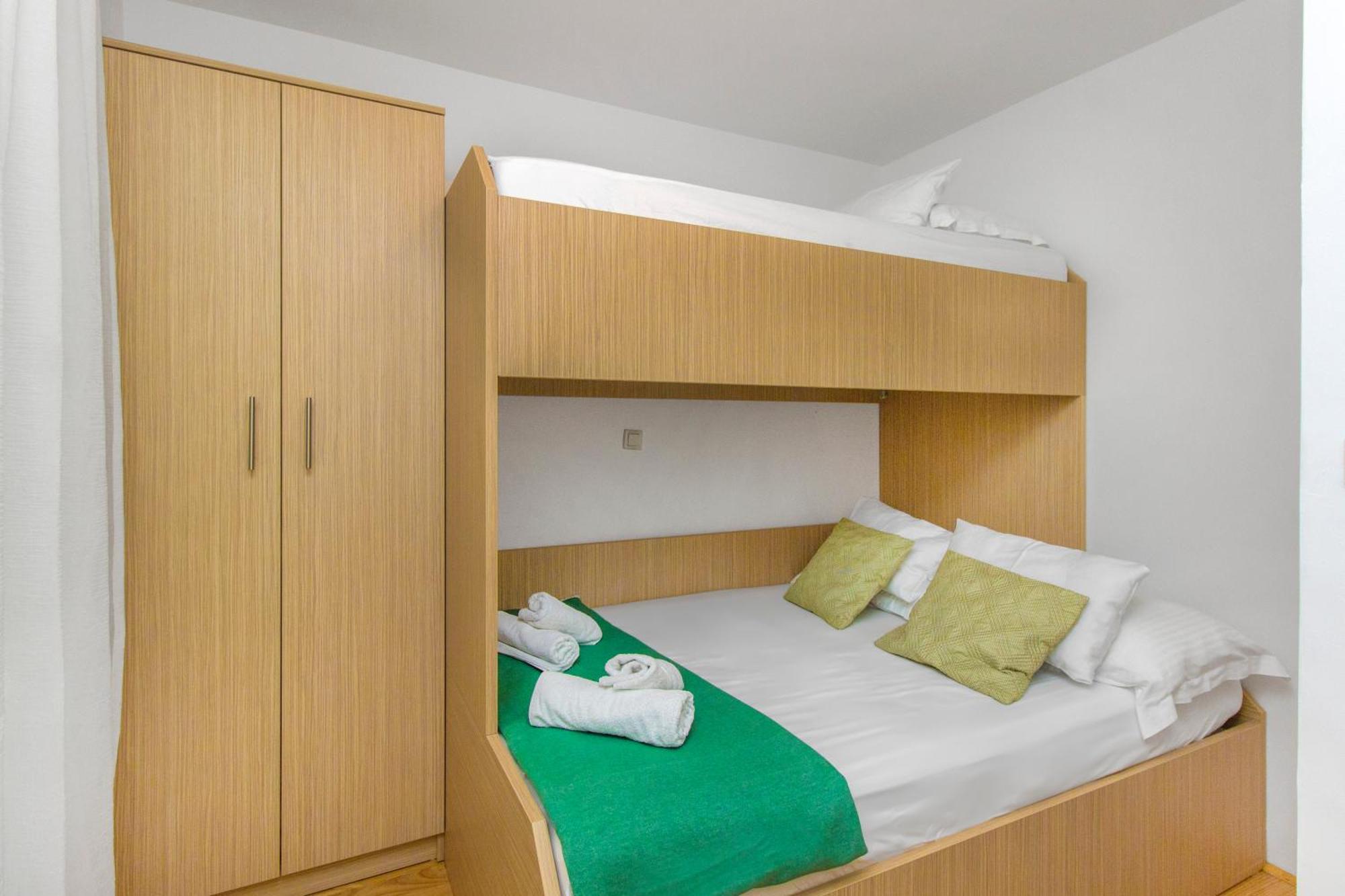 Apartmani Gnjidic Srima Eksteriør billede