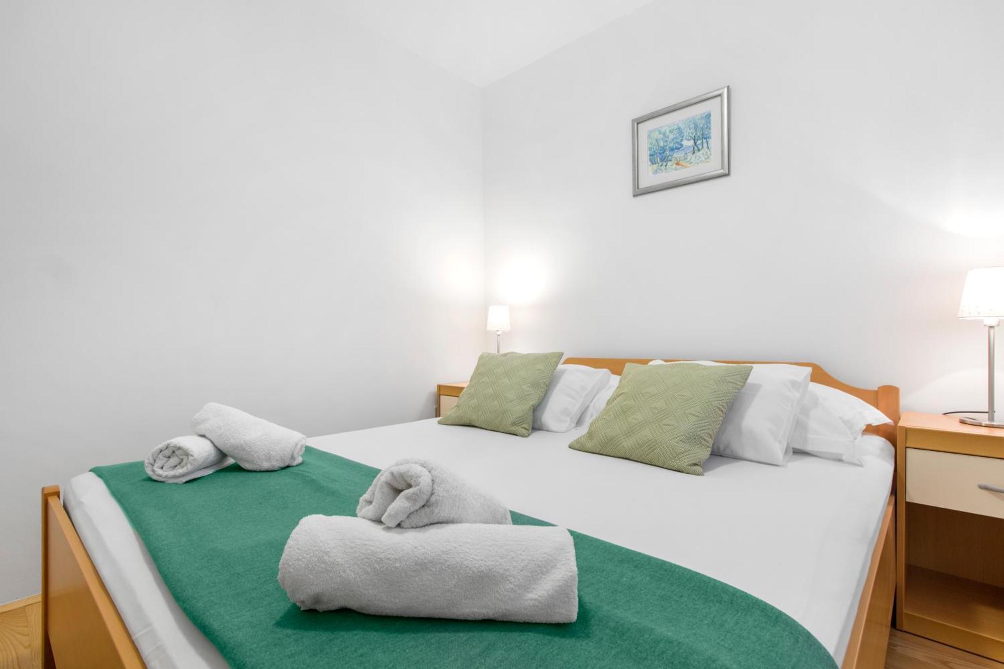 Apartmani Gnjidic Srima Eksteriør billede